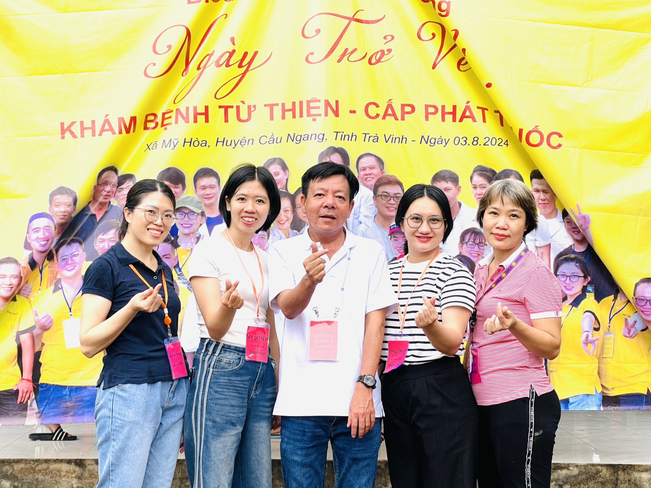 Chuyến từ thiện trao tặng máy trợ thính